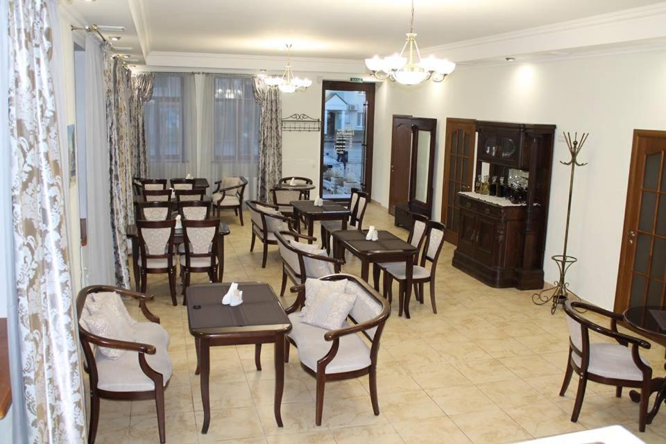 Арт-Готель "Династія" Bila Tserkva Exterior foto