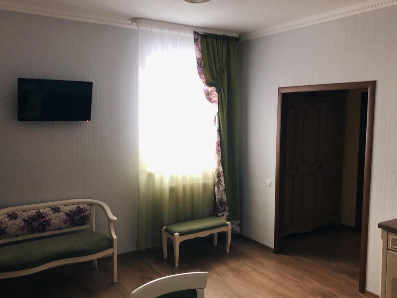 Арт-Готель "Династія" Bila Tserkva Exterior foto